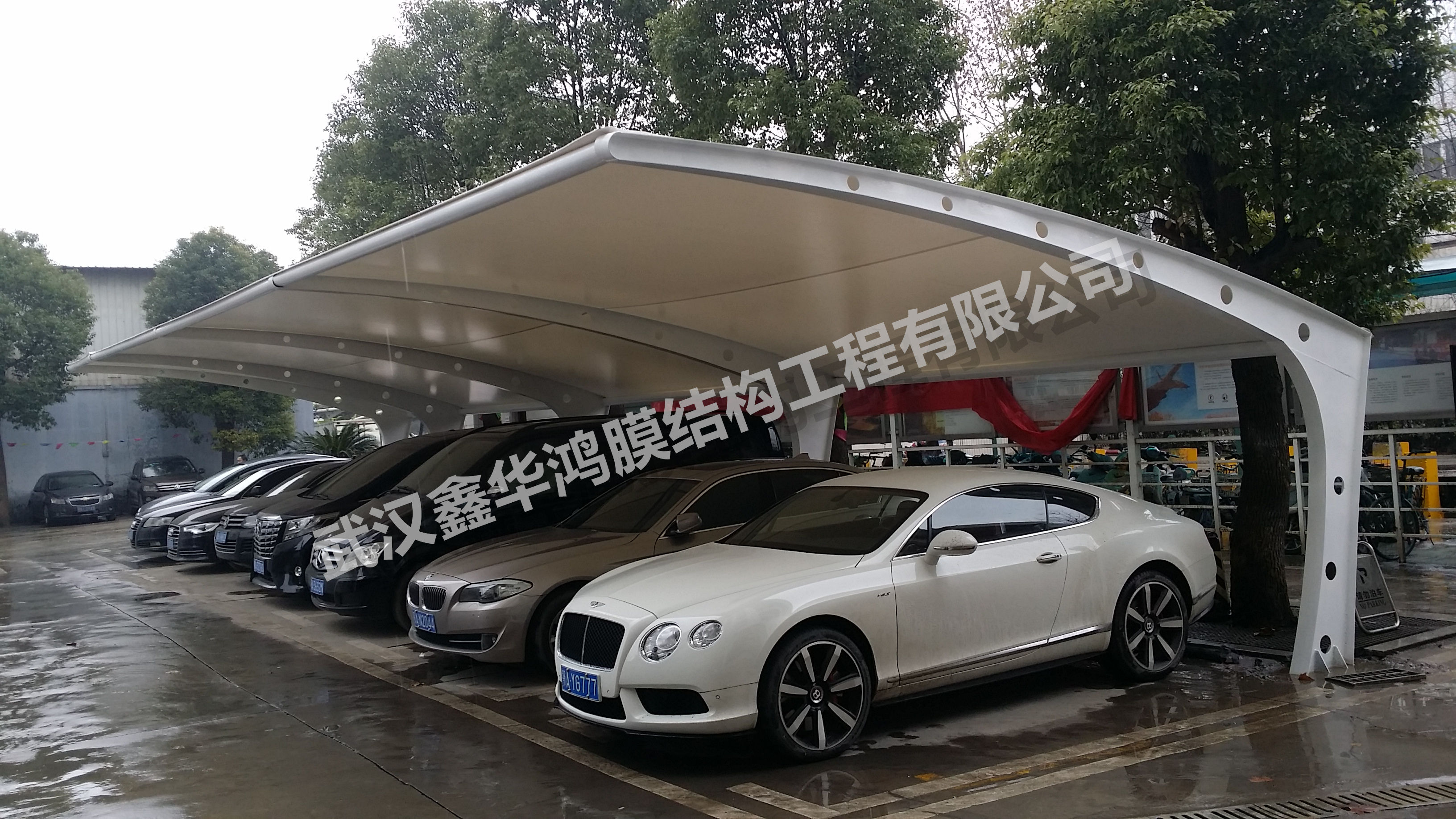 膜结构公司如何为电动汽车充电提供便捷服务